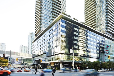 Le Germain Hotel Maple Leaf Square